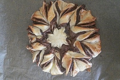 Blumen-Brioche mit Nutella 55