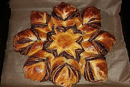 Blumen-Brioche mit Nutella 12