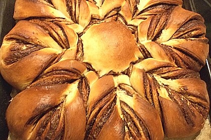 Blumen-Brioche mit Nutella 47