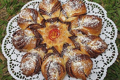 Blumen-Brioche mit Nutella 11