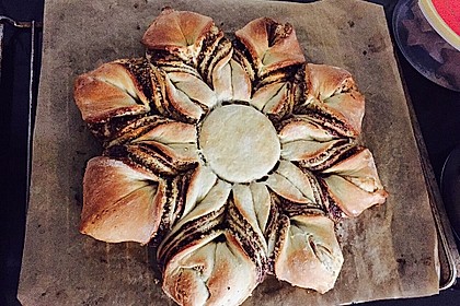 Blumen-Brioche mit Nutella 5