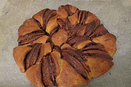 Blumen-Brioche mit Nutella 57