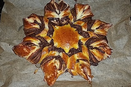 Blumen-Brioche mit Nutella 22