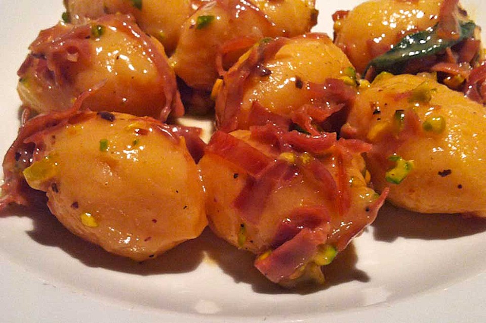 Gefüllte Gnocchi mit Parmaschinken und Pistazien (Rezept mit Bild ...