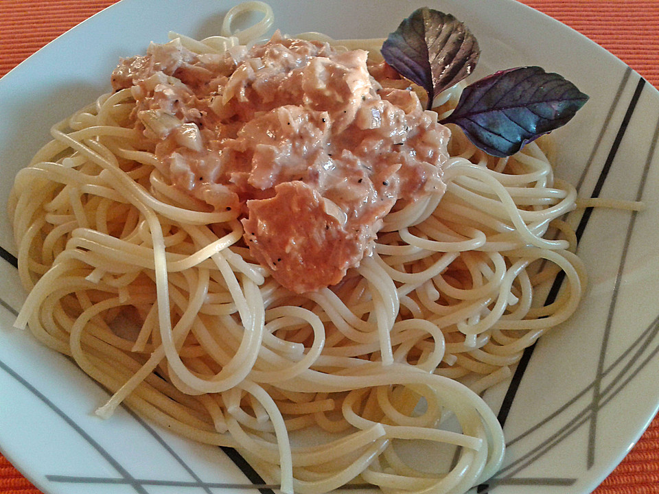 Spaghetti mit Thunfisch - Sahne - Soße (Rezept mit Bild) | Chefkoch.de