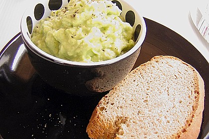Avocado Creme mit Knoblauch 3