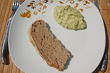 Avocado Creme mit Knoblauch 5
