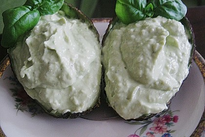 Avocado Creme mit Knoblauch 9