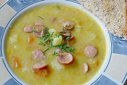 Gem&uuml;sesuppe mit W&uuml;rstchen