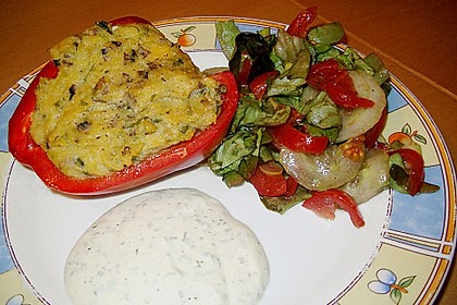 Chrissis gef&uuml;llte Paprika mit Polenta, Champignons, Lauch und Kr&auml;utercreme 1