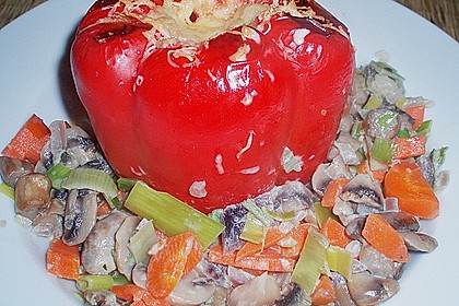 Chrissis gef&uuml;llte Paprika mit Polenta, Champignons, Lauch und Kr&auml;utercreme