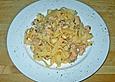 Bunte Nudelpfanne mit Lachs und Parmesan