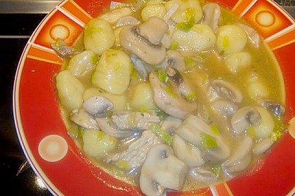 Auflauf mit Gnocchi, Pute und Champignons 2