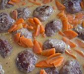 Hackb&auml;llchen in Curryrahmsauce (Bild)
