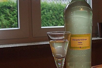 Erfrischender Holunderbl&uuml;tenlik&ouml;r 14