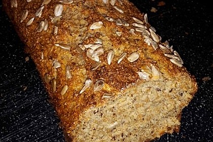 Eiweißbrot mit Sonnenblumenkernen 11