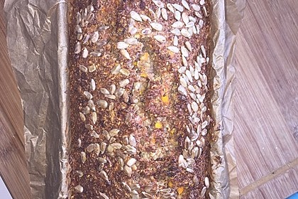 Eiweißbrot mit Sonnenblumenkernen 25