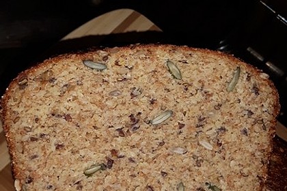 Eiweißbrot mit Sonnenblumenkernen 23