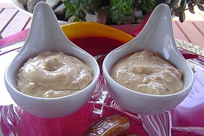 Pikanter Dattel-Frischkäse-Dip