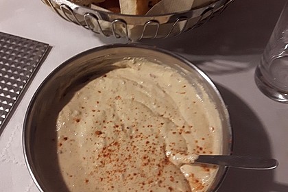 Pikanter Dattel-Frischkäse-Dip 7