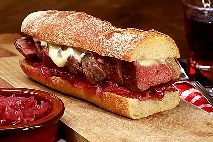 Steaksandwich mit Zwiebelmarmelade
