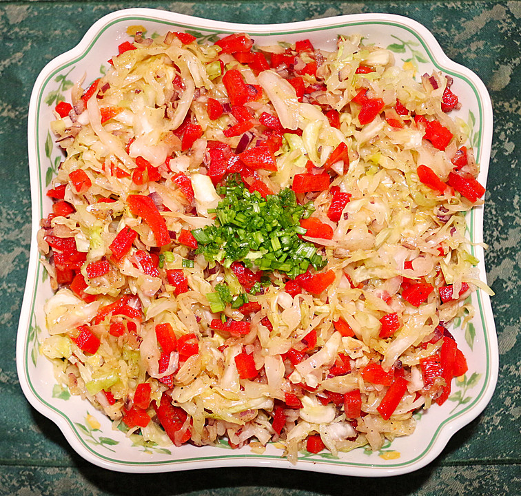 Spitzkohl-Paprika-Salat (Rezept mit Bild) von remasch | Chefkoch.de