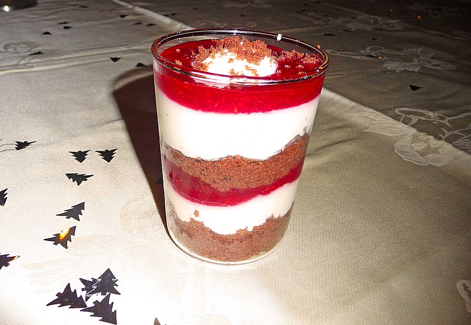 LebkuchenHimbeerDessert im Glas (Rezept mit Bild