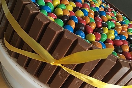 Bunter Kit-Kat-Geburtstagskuchen mit Frischkäsecreme 15