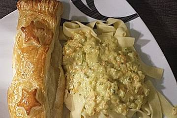 Lachs mit Frühlingsgemüse im Blätterteigmantel