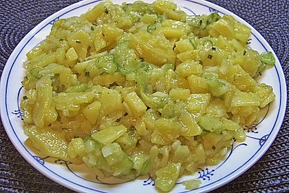 Bayrischer Kartoffelsalat mit Gurke 2