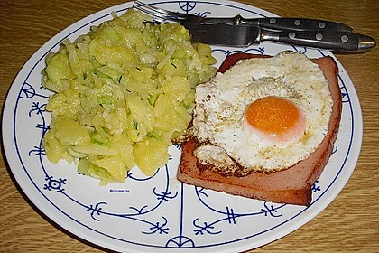 Bayrischer Kartoffelsalat mit Gurke 3