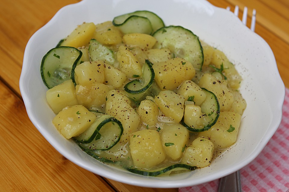 Bayrischer Kartoffelsalat mit Gurke (Rezept mit Bild) | Chefkoch.de