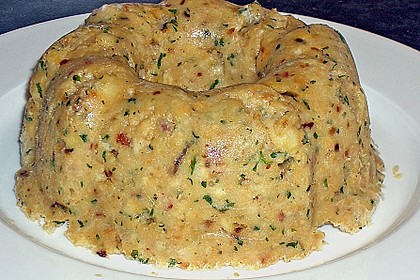 Semmelkn&ouml;delmasse aus der Gugelhupf - Form