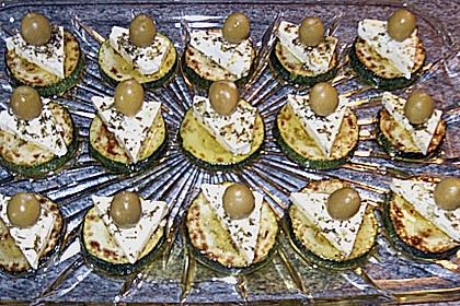 Zucchinischeiben mit Schafsk&auml;se &uuml;berbacken 1