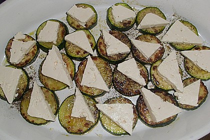 Zucchinischeiben mit Schafsk&auml;se &uuml;berbacken 13