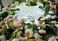 Salat mit Oliven und Krabben