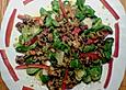 Gemischter Salat mit einem Honig - Walnussdressing und gebratenen Flusskrebsschw&auml;nzen