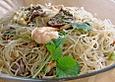 Asiatischer Glasnudelsalat mit Garnelen