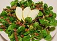 Feldsalat mit Leber und Speck