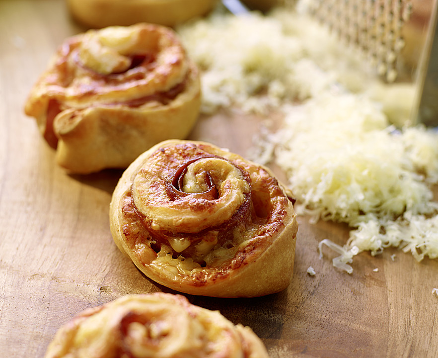 Pizza-Schnecken mit würzigem Käse (Rezept mit Bild) | Chefkoch.de