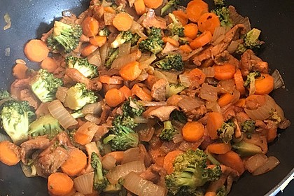 Champignons-Brokkoli-Thai-Currynudeln 6