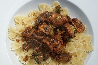 Champignons-Brokkoli-Thai-Currynudeln 5