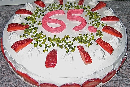 Erdbeertorte mit zarter Joghurtcreme 14