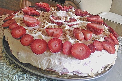 Erdbeertorte mit zarter Joghurtcreme 18