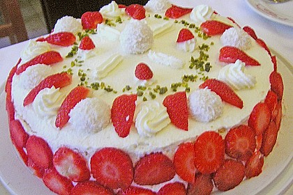 Erdbeertorte mit zarter Joghurtcreme 21