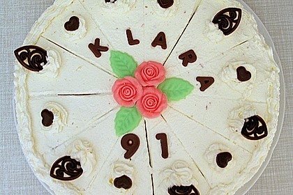 Erdbeertorte mit zarter Joghurtcreme 24