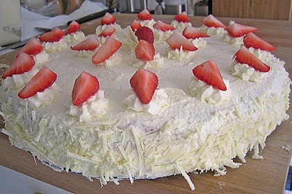 Erdbeertorte mit zarter Joghurtcreme 33