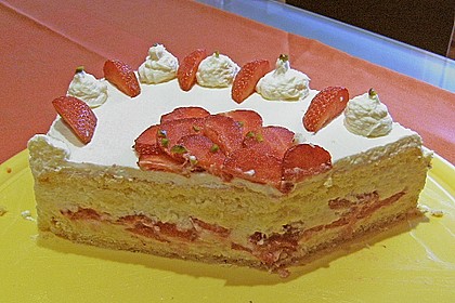 Erdbeertorte mit zarter Joghurtcreme 36