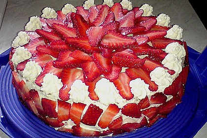 Erdbeertorte mit zarter Joghurtcreme 38
