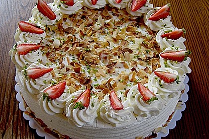 Erdbeertorte mit zarter Joghurtcreme 41